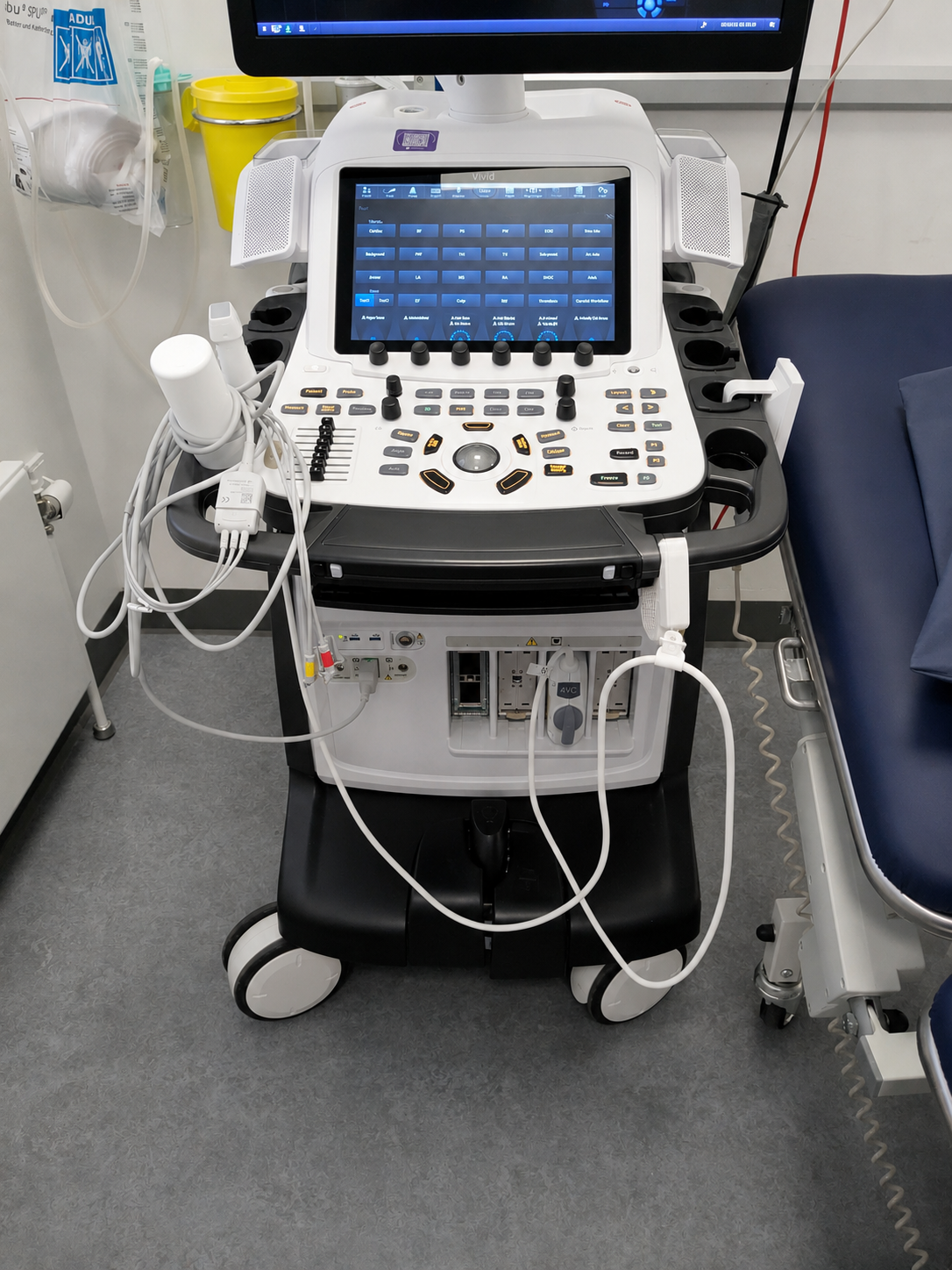 Probe cable kept suspended by Kabeleon during an active scan